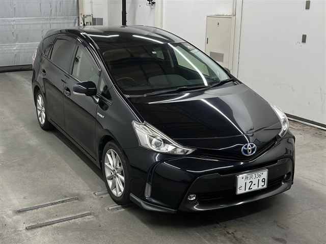 85100 TOYOTA PRIUS ALPHA ZVW41W 2015 г. (MIRIVE Saitama)